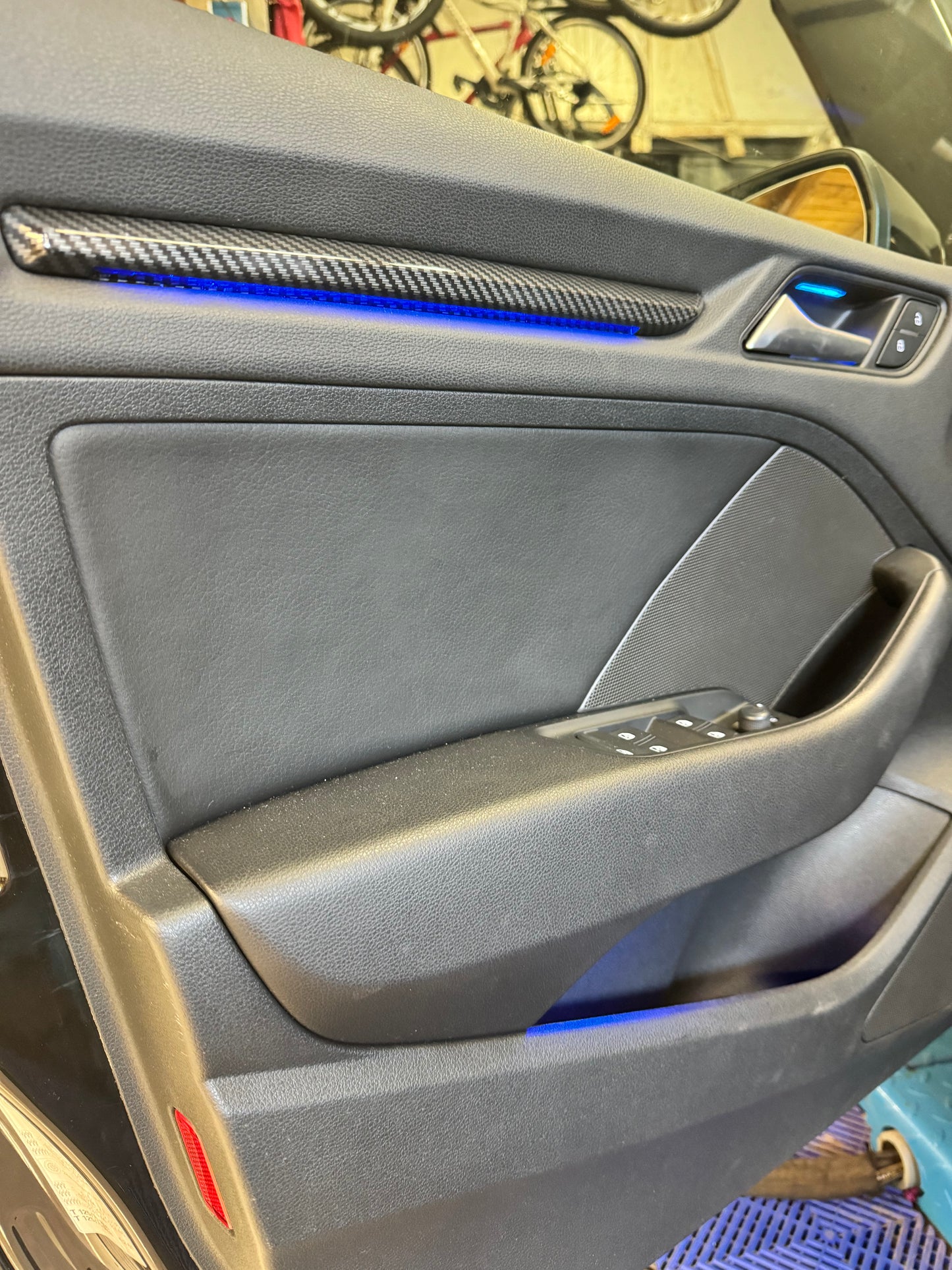 Ambientebeleuchtung für Audi A3 S3 RS3 8V inkl. Einbau